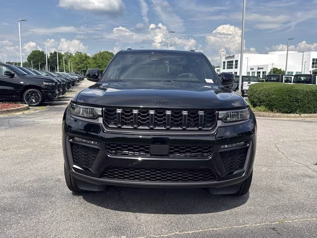 2026 Diamond Black Crystal Pearlcoat Jeep Grand Cherokee L Limited RWD SUV