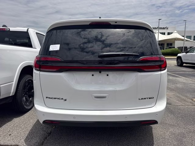 2027 Bright White Clearcoat Chrysler Pacifica Limited FWD Van