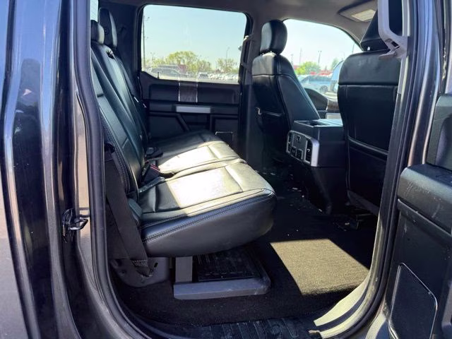 2018 Magnetic Metallic Ford Super Duty F-250 SRW Lariat 4X4 Truck