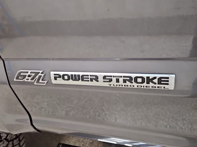 2018 Magnetic Metallic Ford Super Duty F-250 SRW Lariat 4X4 Truck
