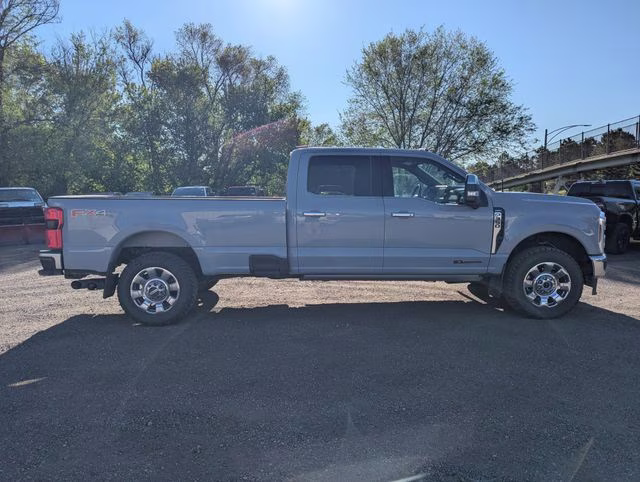 2024 Gray Metallic Ford Super Duty F-350 SRW Lariat 4X4 Truck