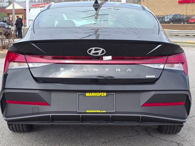 2025 Abyss Black Hyundai Elantra Hybrid SEL Sport FWD Sedan