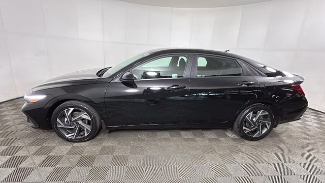 2025 Abyss Black Hyundai Elantra Hybrid SEL Sport FWD Sedan