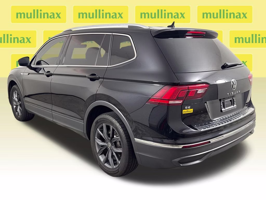 2022 Deep Black Pearl Volkswagen Tiguan 2.0T SE FWD SUV