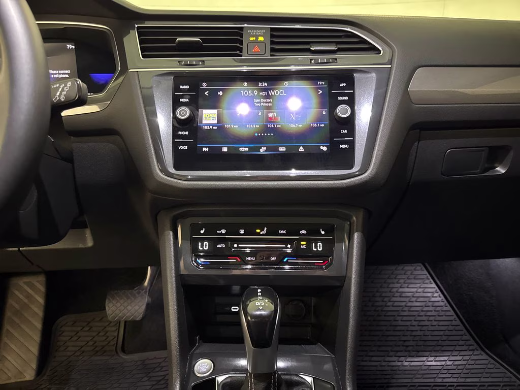 2022 Deep Black Pearl Volkswagen Tiguan 2.0T SE FWD SUV