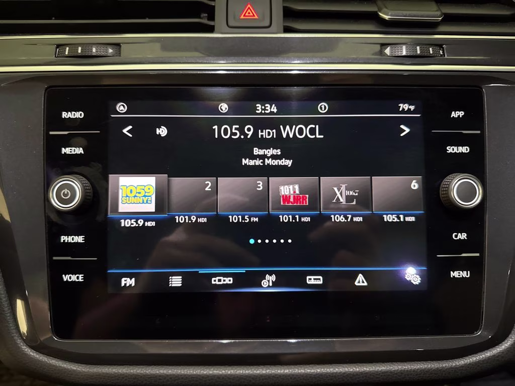 2022 Deep Black Pearl Volkswagen Tiguan 2.0T SE FWD SUV