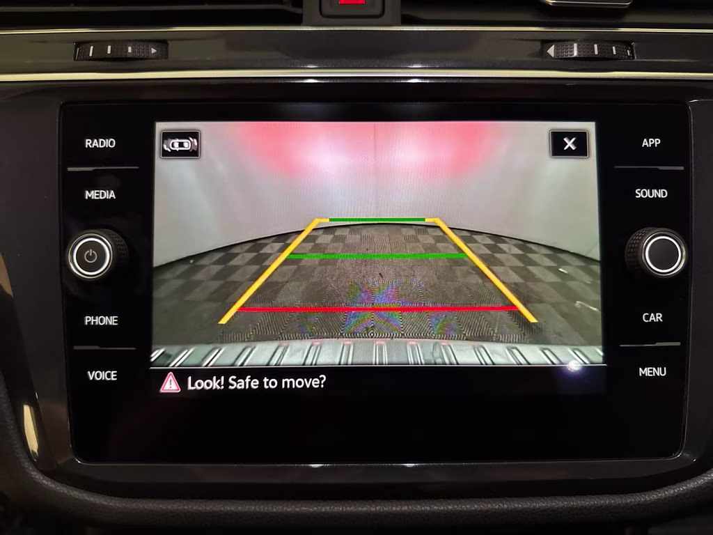2022 Deep Black Pearl Volkswagen Tiguan 2.0T SE FWD SUV
