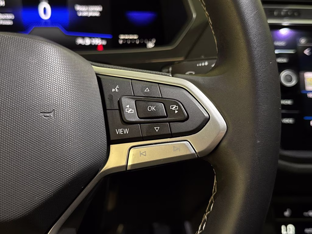 2022 Deep Black Pearl Volkswagen Tiguan 2.0T SE FWD SUV