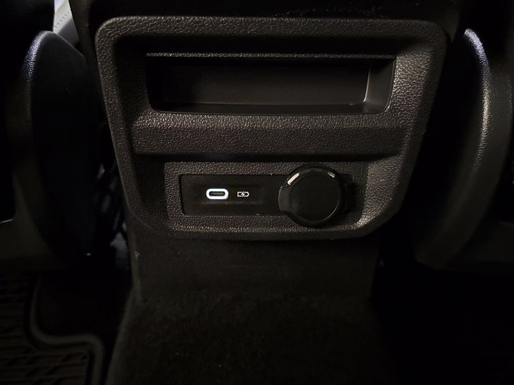 2022 Deep Black Pearl Volkswagen Tiguan 2.0T SE FWD SUV