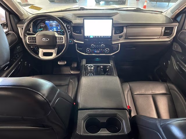 2022 White Metallic Ford Expedition XLT 4X4 SUV