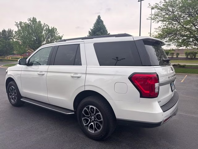 2022 White Metallic Ford Expedition XLT 4X4 SUV