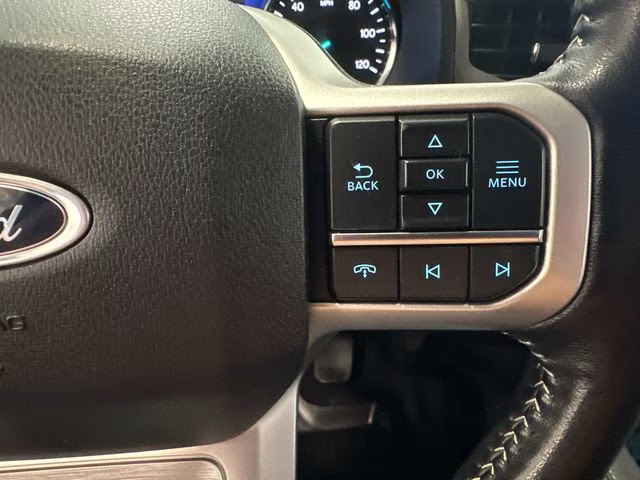 2022 White Metallic Ford Expedition XLT 4X4 SUV