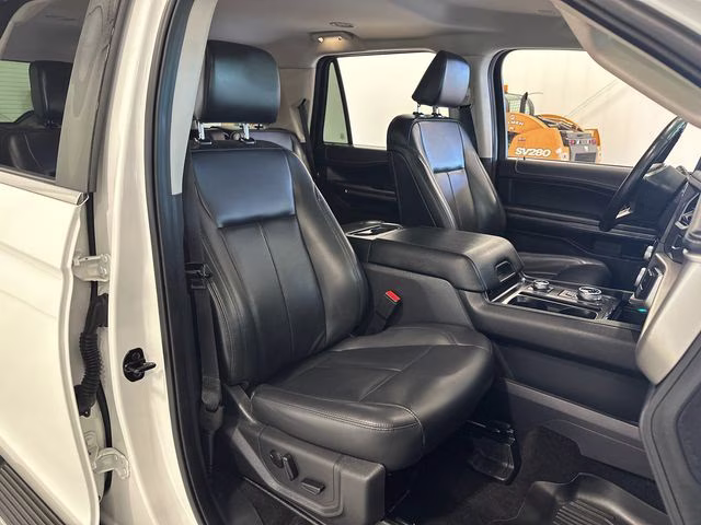 2022 White Metallic Ford Expedition XLT 4X4 SUV