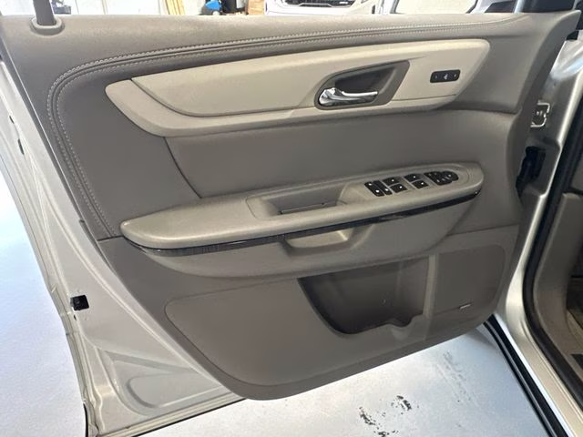 2017 Silver Ice Metallic Chevrolet Traverse Premier FWD SUV