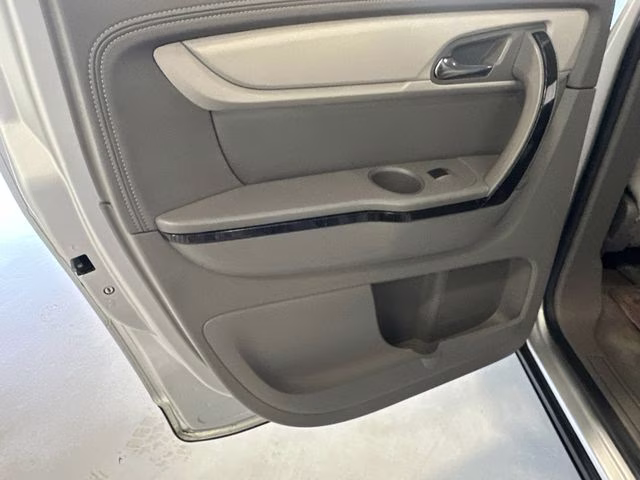 2017 Silver Ice Metallic Chevrolet Traverse Premier FWD SUV