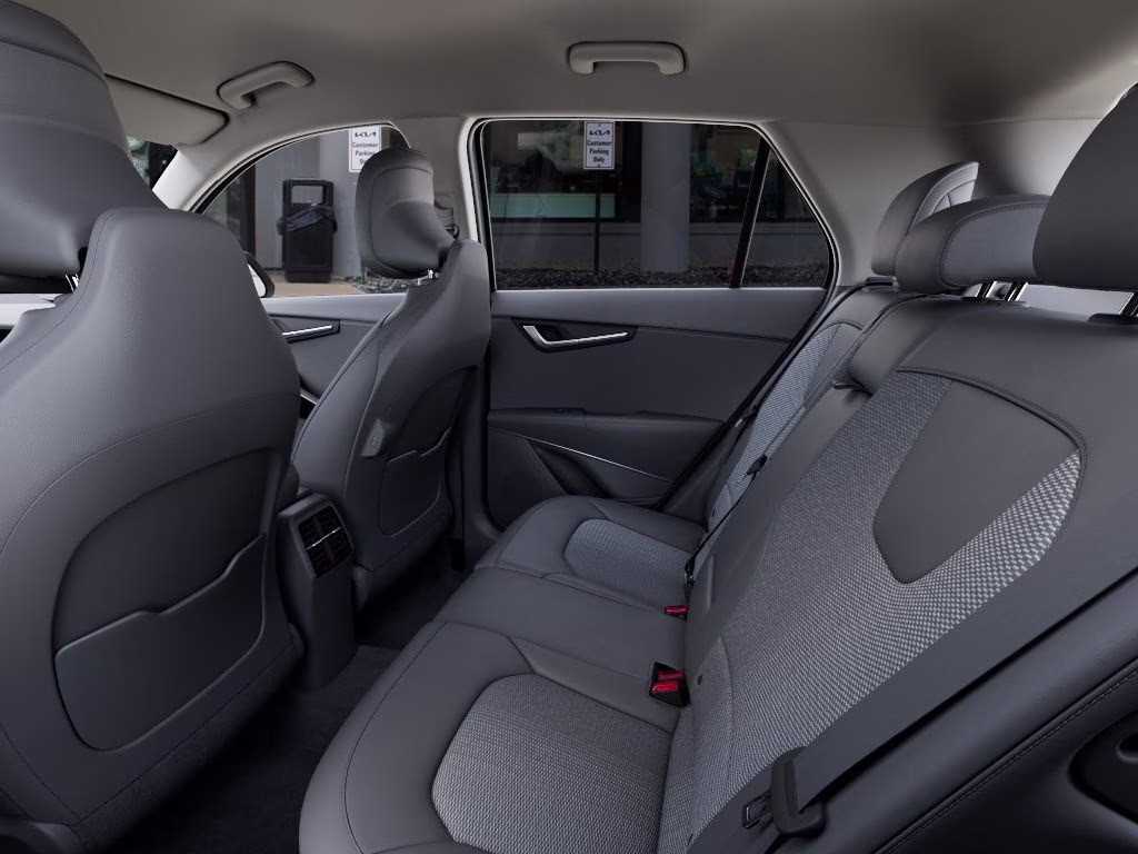2026 Cityscape Green Kia Niro EX FWD SUV