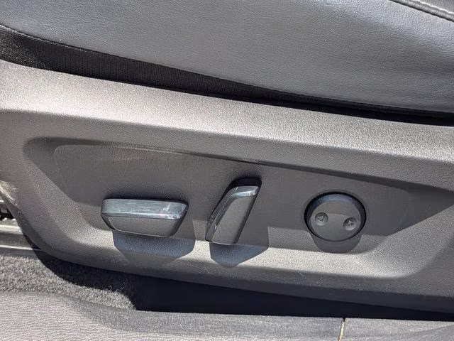 2024 Gray Mitsubishi Outlander SE FWD SUV