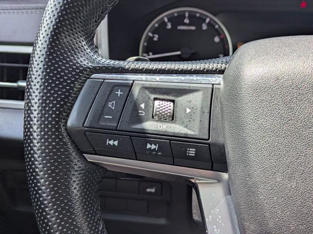 2024 Gray Mitsubishi Outlander SE FWD SUV