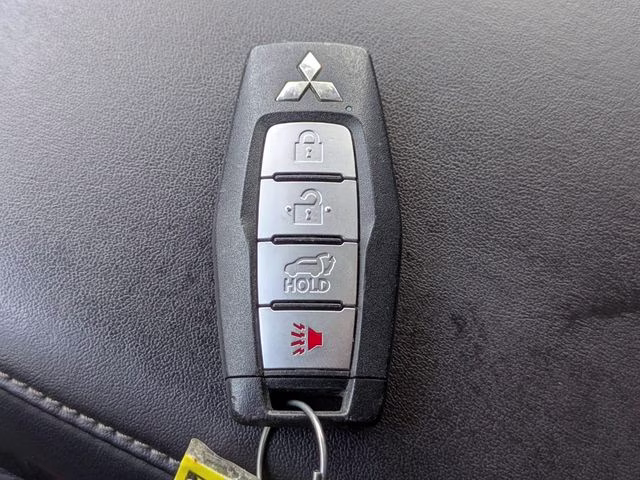 2024 Gray Mitsubishi Outlander SE FWD SUV