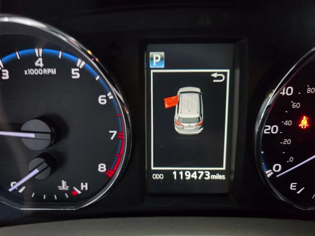 2016 Super White Toyota RAV4 XLE FWD SUV