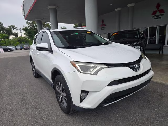 2016 Super White Toyota RAV4 XLE FWD SUV
