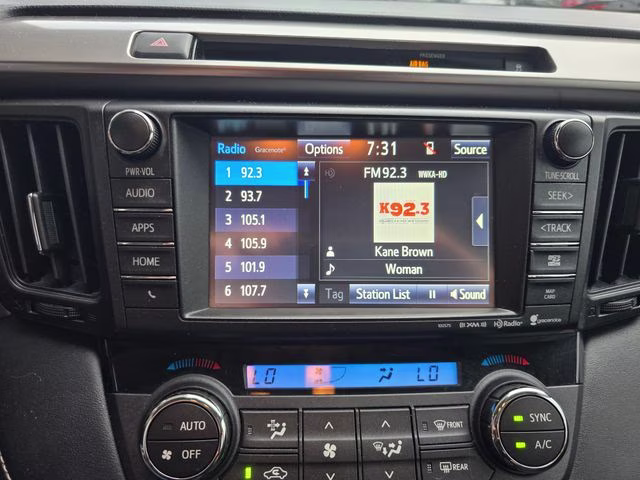 2016 Super White Toyota RAV4 XLE FWD SUV