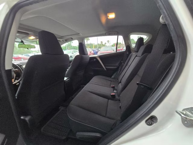 2016 Super White Toyota RAV4 XLE FWD SUV