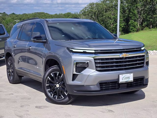 2026 Sterling Gray Metallic Chevrolet Traverse LT FWD SUV