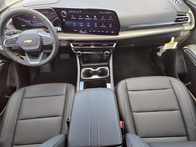 2026 Sterling Gray Metallic Chevrolet Traverse LT FWD SUV