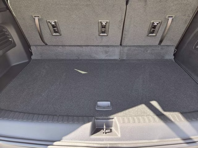 2026 Sterling Gray Metallic Chevrolet Traverse LT FWD SUV
