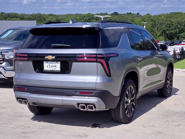 2026 Sterling Gray Metallic Chevrolet Traverse LT FWD SUV