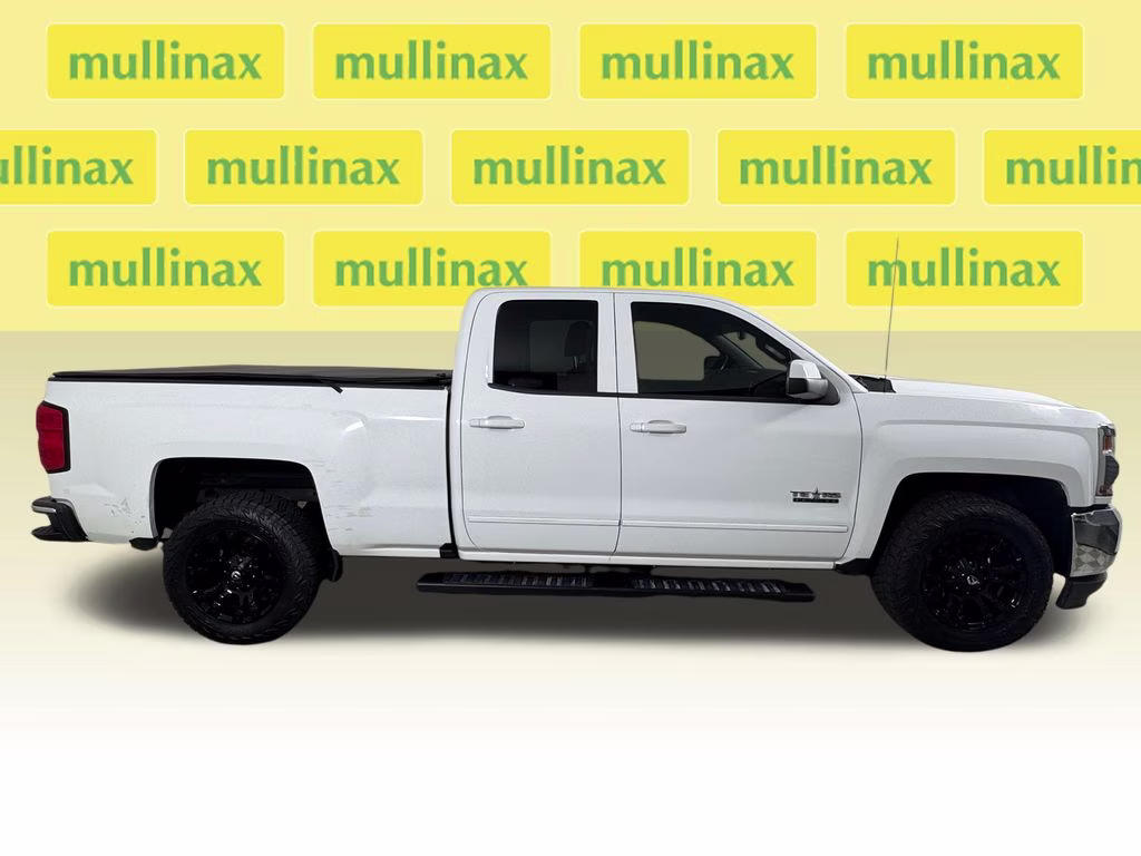 2017 Summit White Chevrolet Silverado 1500 LT RWD Truck