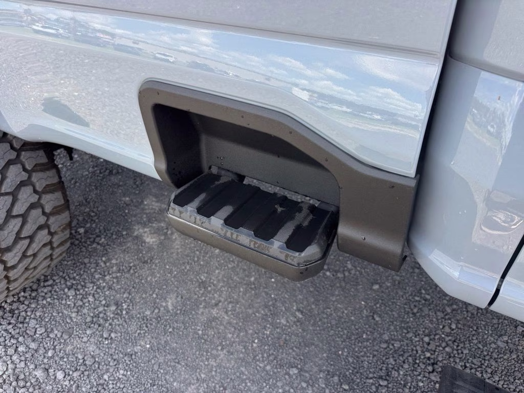2026 Gray Metallic Ford Super Duty F-250 SRW Platinum HIGH OUTPUT 4X4 Truck