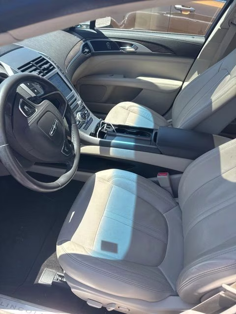 2017 White Platinum Clearcoat Metallic Lincoln MKZ Hybrid Reserve FWD Sedan