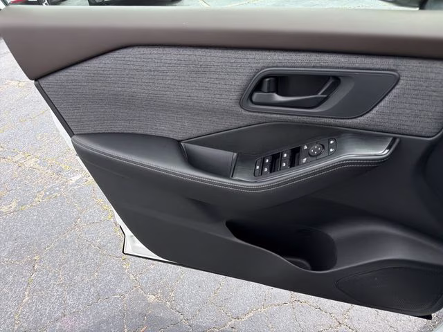 2022 Glacier White Nissan Rogue S FWD SUV