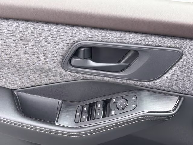 2022 Glacier White Nissan Rogue S FWD SUV