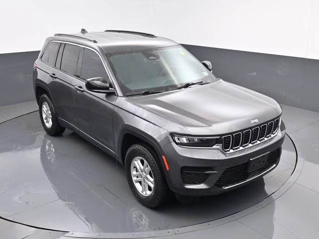 2024 Baltic Gray Metallic Clearcoat Jeep Grand Cherokee Laredo 4X4 SUV