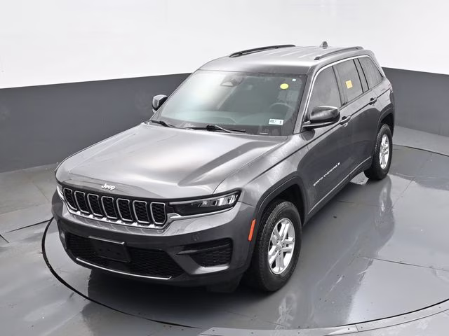 2024 Baltic Gray Metallic Clearcoat Jeep Grand Cherokee Laredo 4X4 SUV