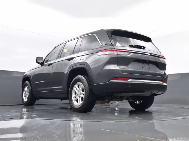 2024 Baltic Gray Metallic Clearcoat Jeep Grand Cherokee Laredo 4X4 SUV