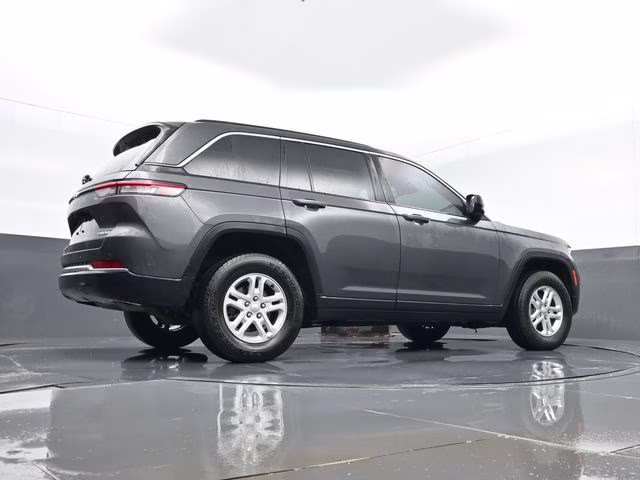 2024 Baltic Gray Metallic Clearcoat Jeep Grand Cherokee Laredo 4X4 SUV