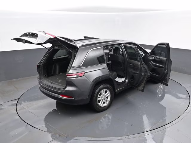 2024 Baltic Gray Metallic Clearcoat Jeep Grand Cherokee Laredo 4X4 SUV