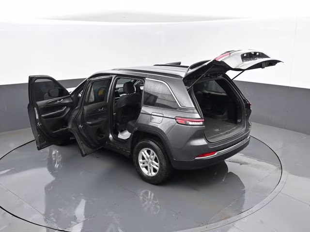2024 Baltic Gray Metallic Clearcoat Jeep Grand Cherokee Laredo 4X4 SUV