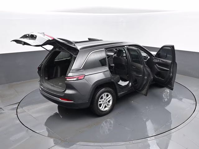 2024 Baltic Gray Metallic Clearcoat Jeep Grand Cherokee Laredo 4X4 SUV