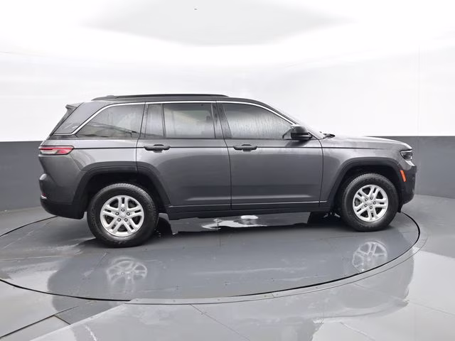 2024 Baltic Gray Metallic Clearcoat Jeep Grand Cherokee Laredo 4X4 SUV