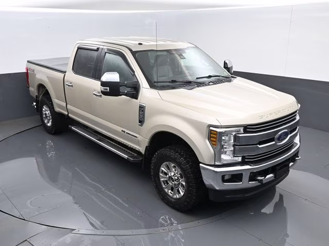 2018 White Gold Metallic Ford Super Duty F-250 SRW Lariat 4X4 Truck