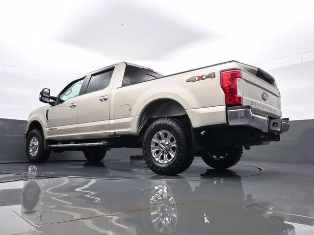 2018 White Gold Metallic Ford Super Duty F-250 SRW Lariat 4X4 Truck