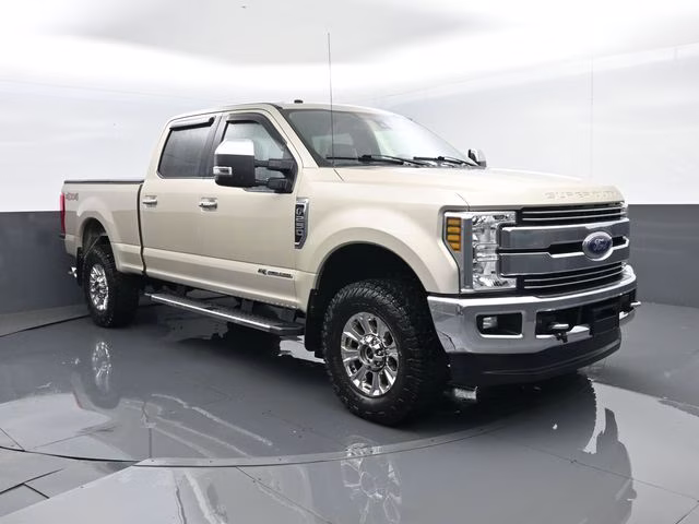 2018 White Gold Metallic Ford Super Duty F-250 SRW Lariat 4X4 Truck