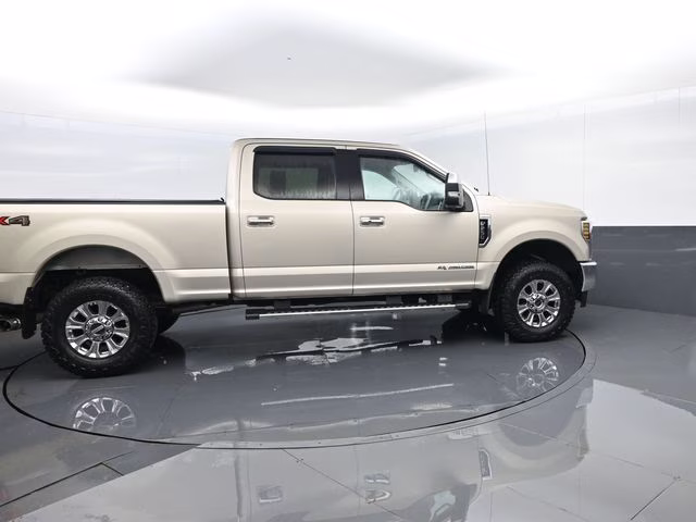 2018 White Gold Metallic Ford Super Duty F-250 SRW Lariat 4X4 Truck