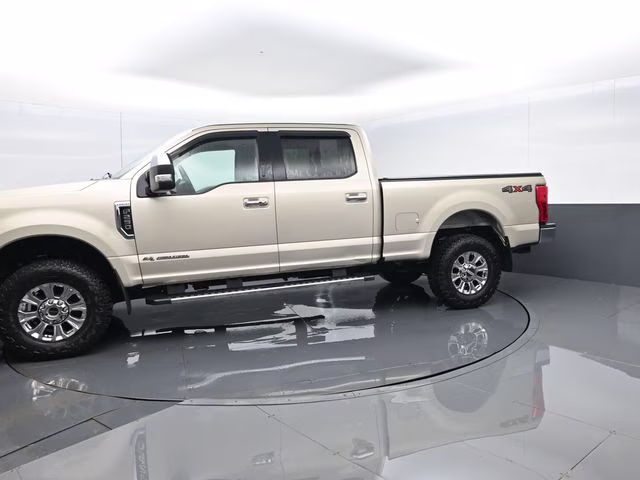 2018 White Gold Metallic Ford Super Duty F-250 SRW Lariat 4X4 Truck