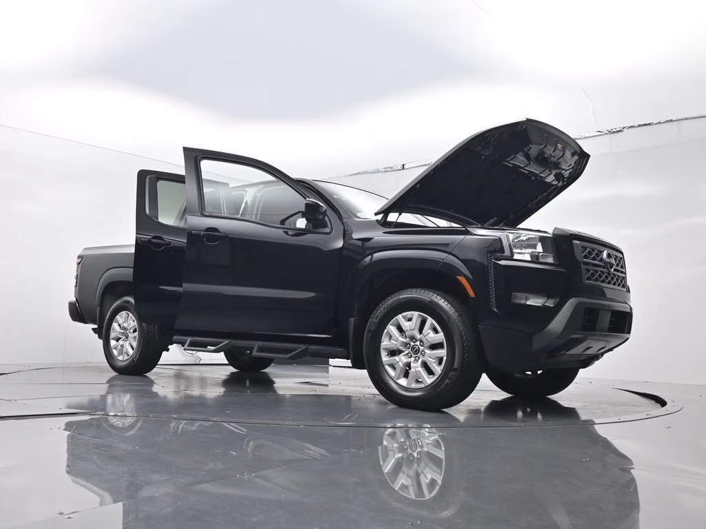 2023 Super Black Nissan Frontier SV 4X4 Truck
